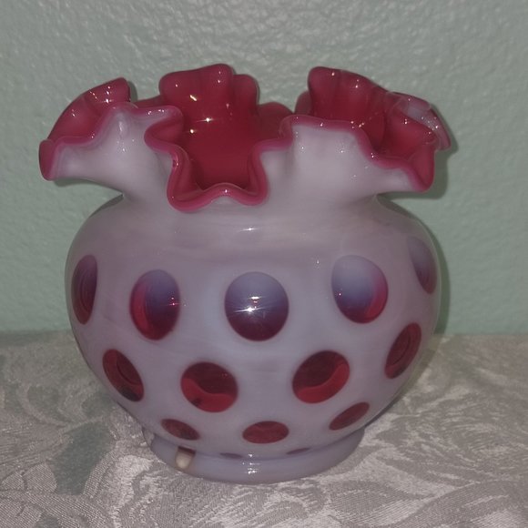 Vintage Fenton Cranberry Opalescent Coin Spot Vase - Picture 2 of 4